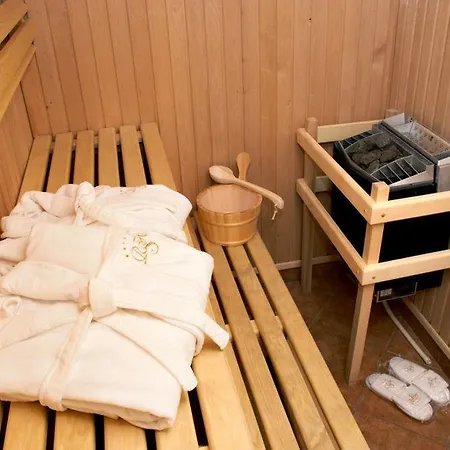Royal Square & Hotel 5*