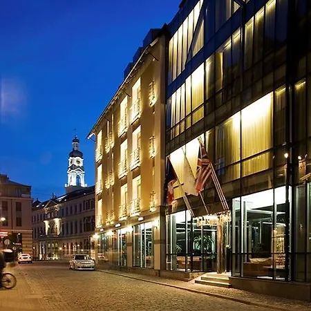 Royal Square & Hotel