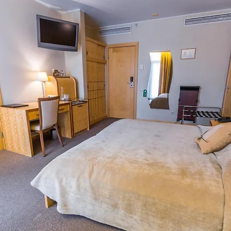 Hotel Royal Square & 5*